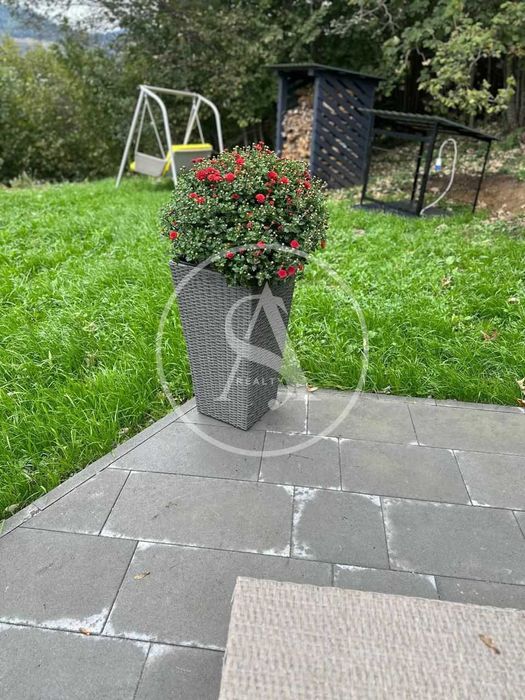 Сучасний будинок в котеджному містечку в Карпатах Славське (Славсько)