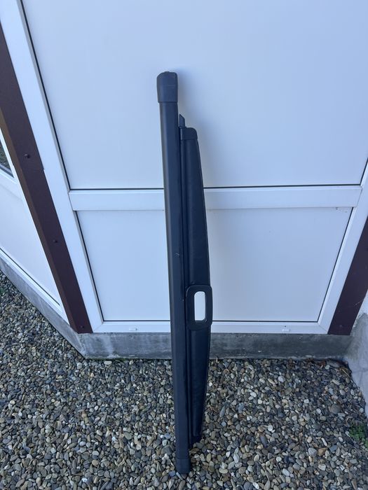 Шторка для багажника TOURAN