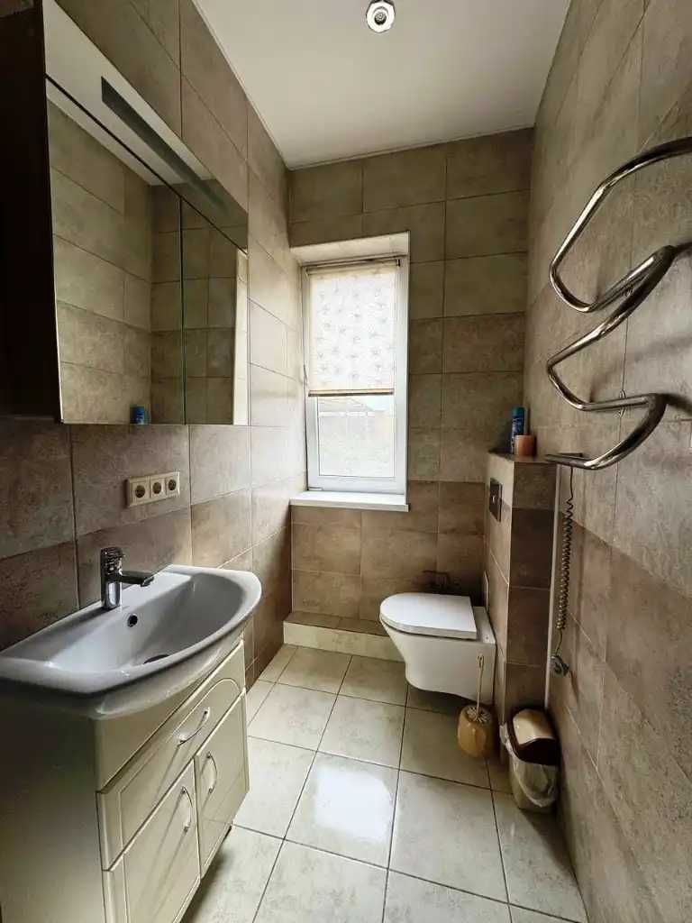 Продам 2х поверховий будинок в Підгородному