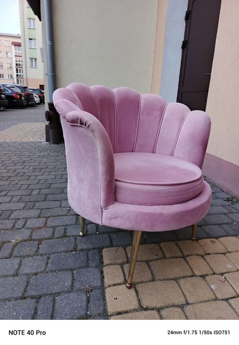 2  Fotele różowe typu "MUSZLA"