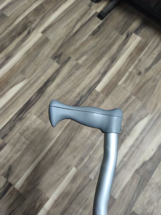 Laska inwalidzka. Solidna, metalowa