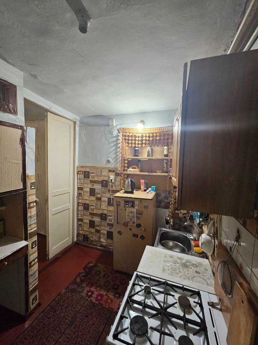 Продам 2к. квартиру, Колонтаївська/Автовокзал, 1/3, 33м, свій двір