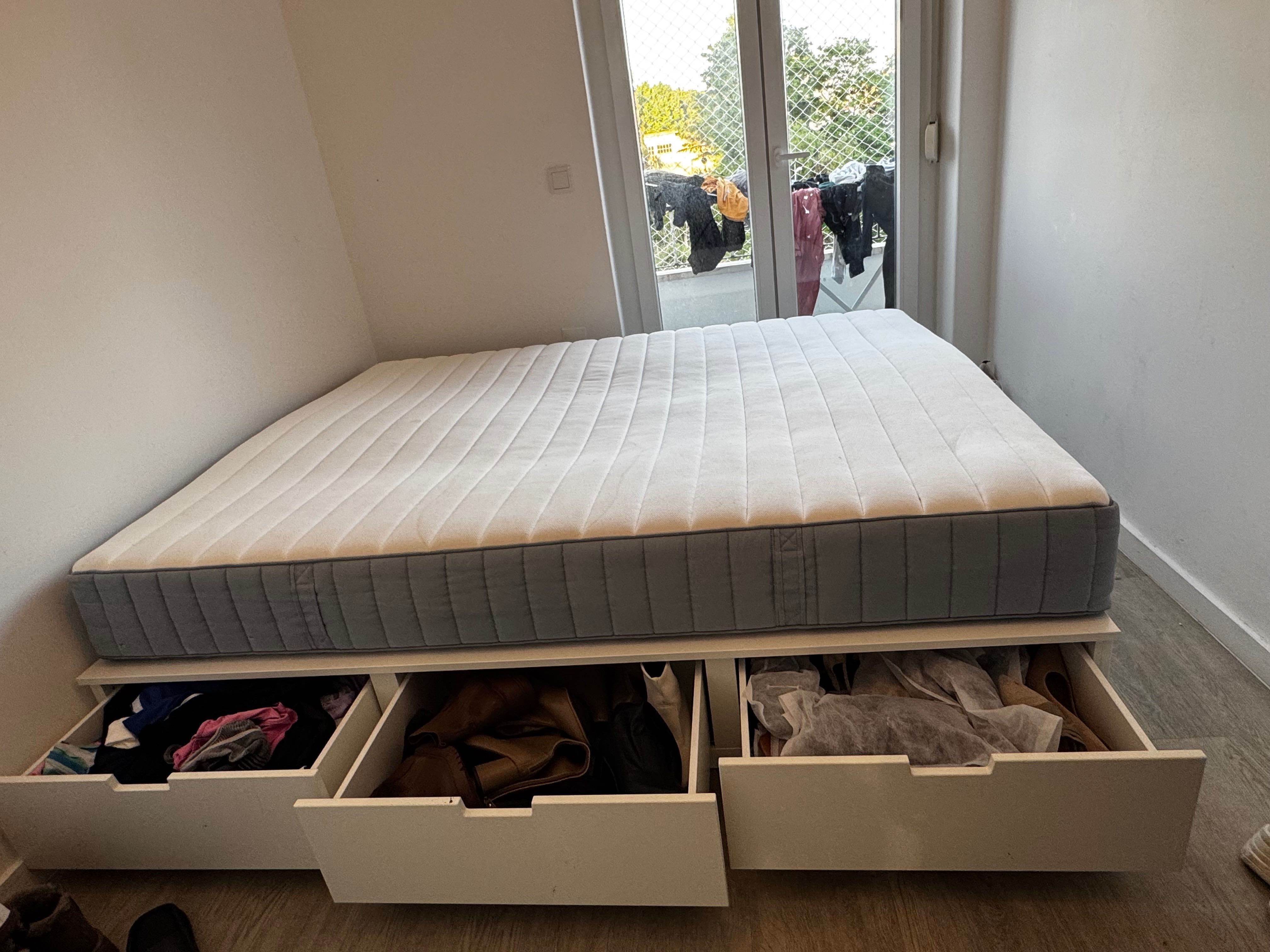Cama a venda 6 meses de uso
