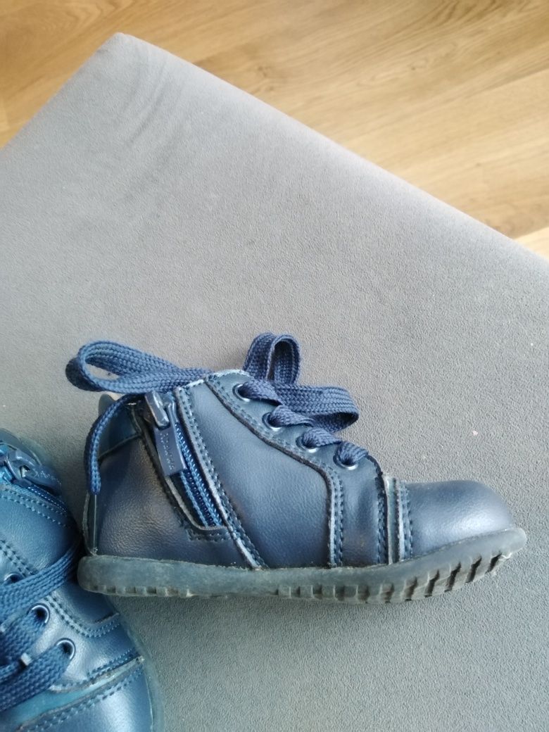 Buciki chłopięce 22