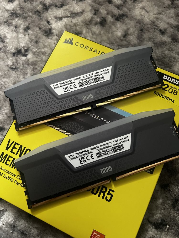 ОЗУ Corsair DDR5 32GB (2x16GB) 6000Mhz Vengeance RGB Black AMD EXPO