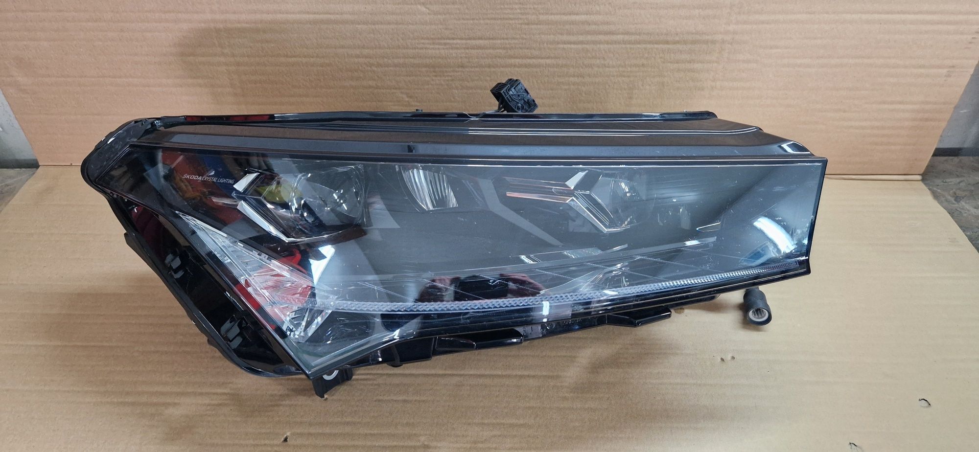 Lampa przod przednia prawa skoda enyaq 5lb.941.016.a