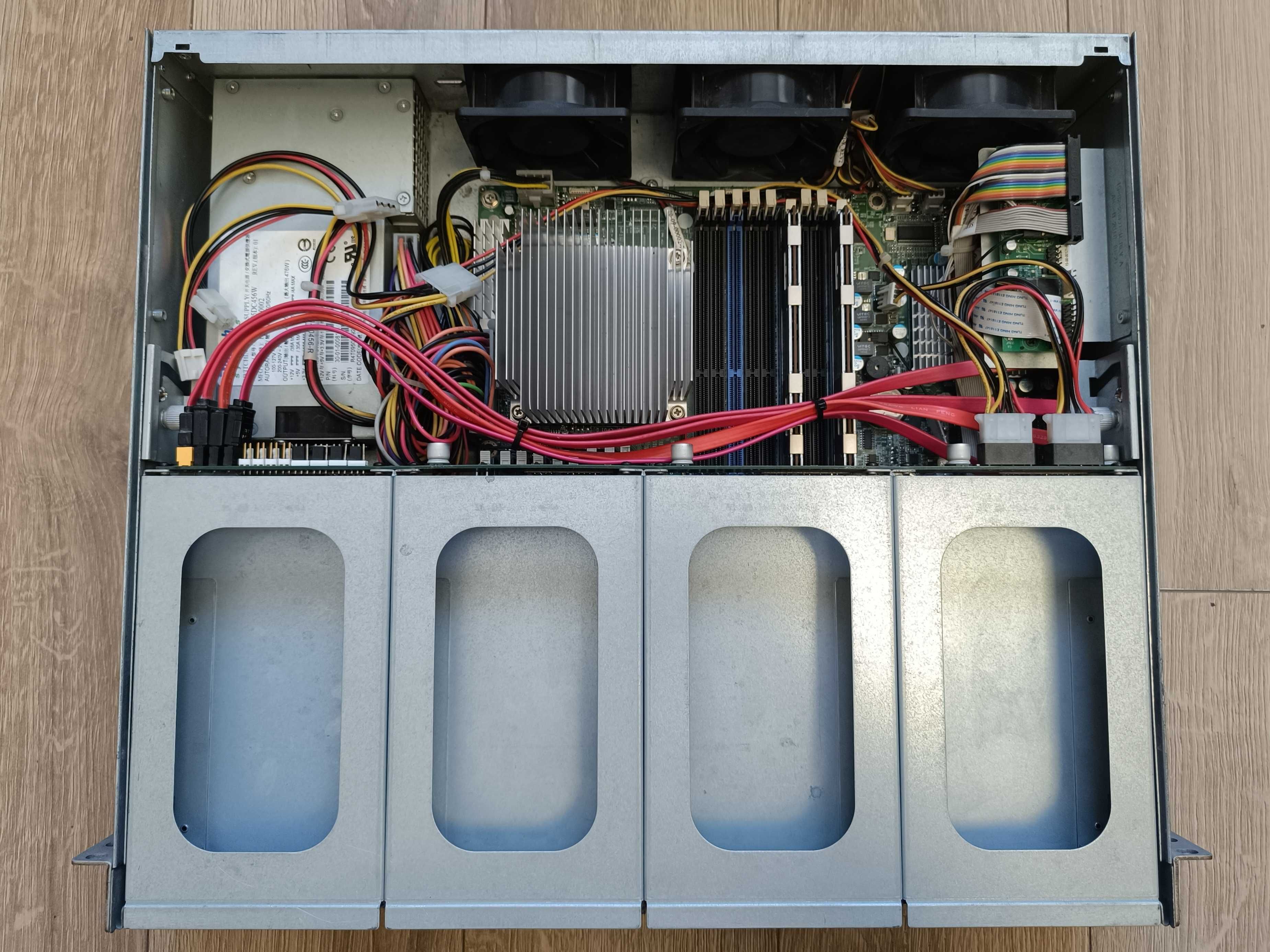 19" Server 2 x DualCore XEON 2,67GHz/ 4*8GB/ 4xSATA-TRAY RAID