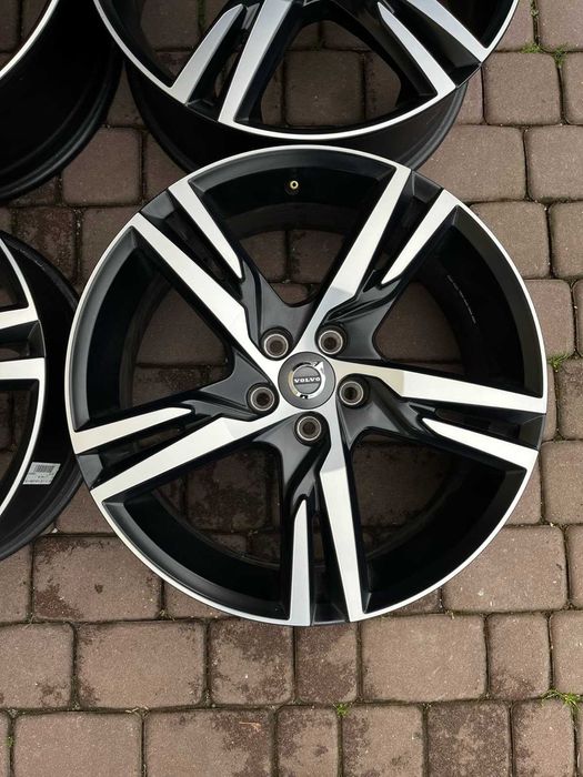 Oryginalne alufelgi Volvo 5x108 19 XC60 XC40 Bicolor R-Design