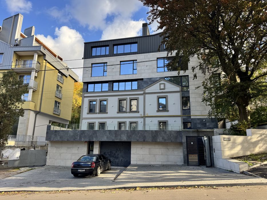 Продаж 2 - кім квартири в VIP будинку