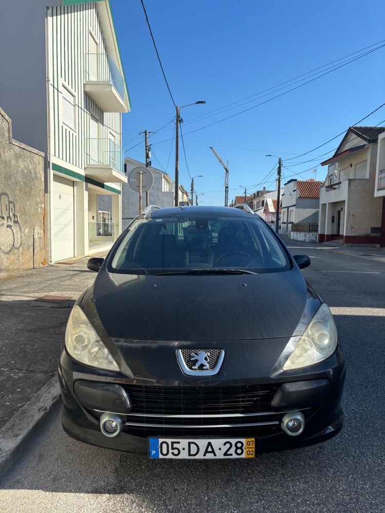 Peugeot 307 de 7 lugares - Diesel - Negociavel