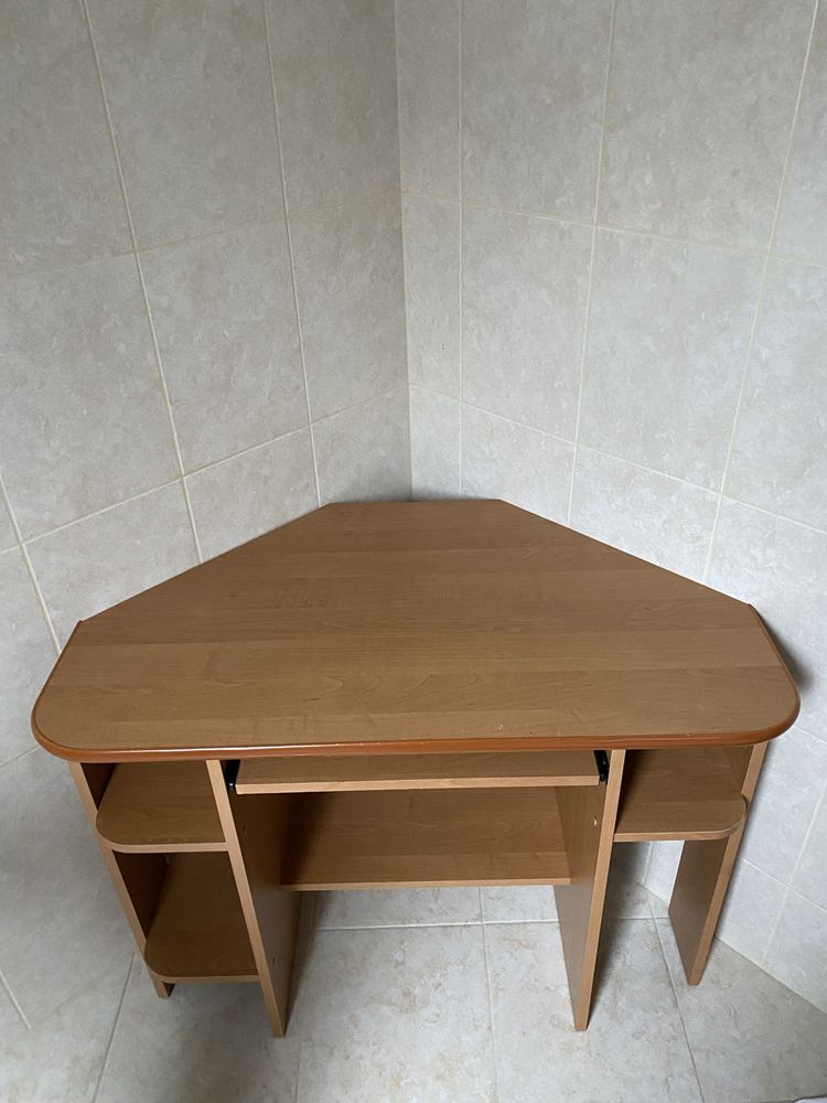 biurko trojktne narozne do rogu drewniane eleganckie stol biurowy