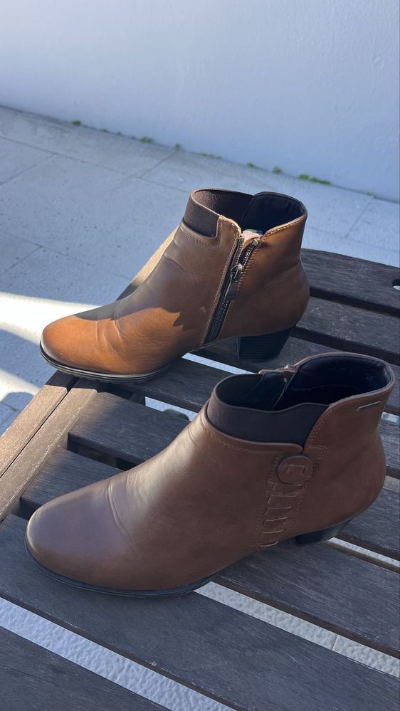 Botas senhora de cano curto com fecho lateral