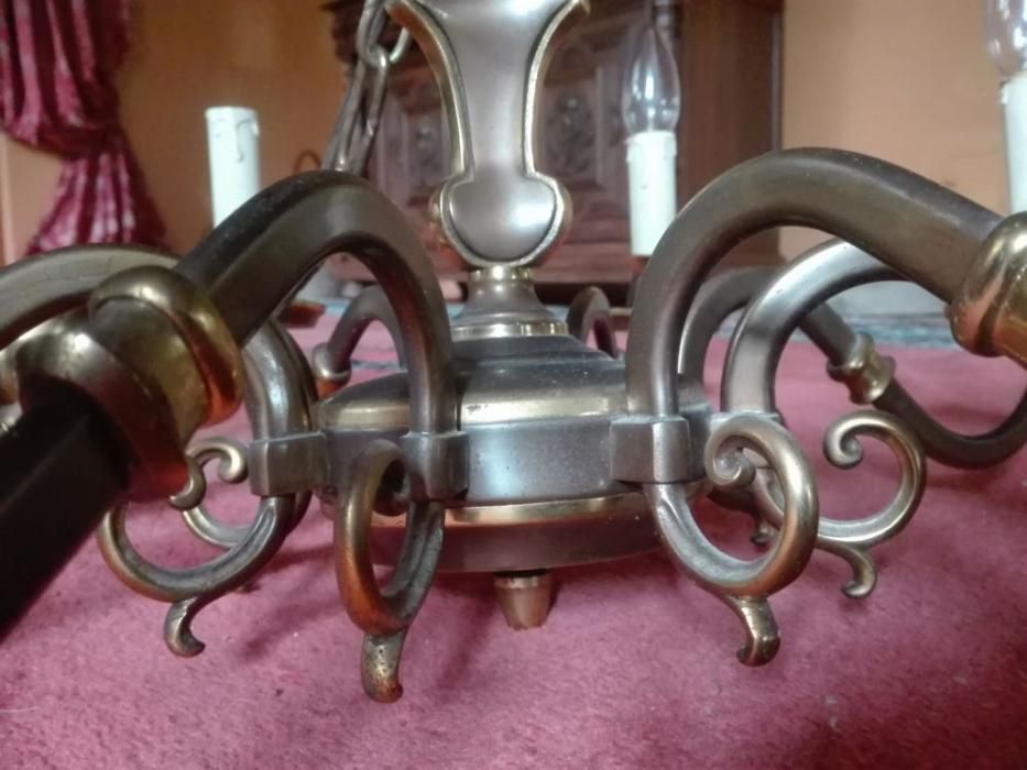 Piękny żyrandol 8 żarówek, lampa