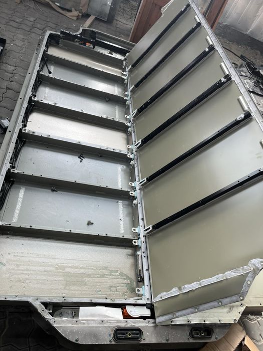 Корпус батареи Tesla S