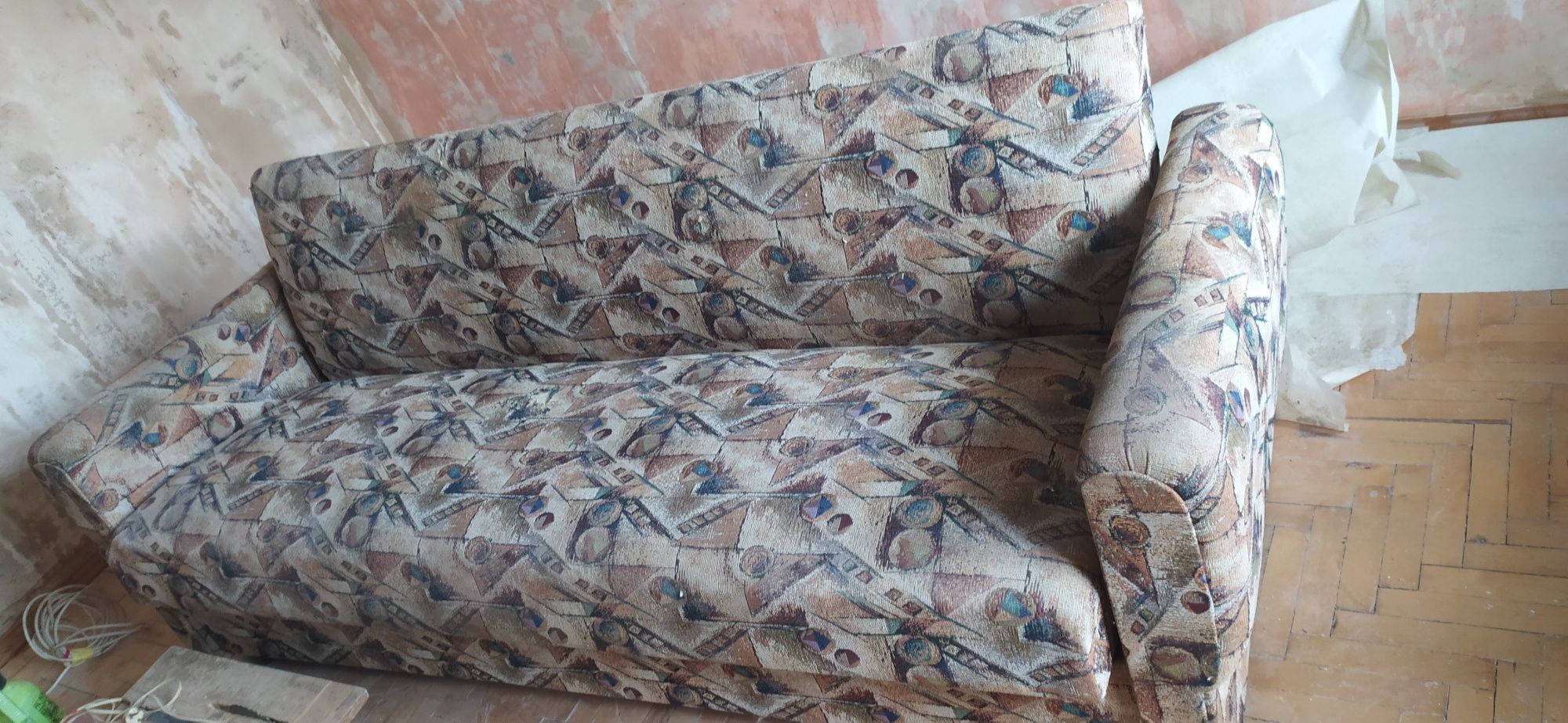 Диван б/у.250гривень.