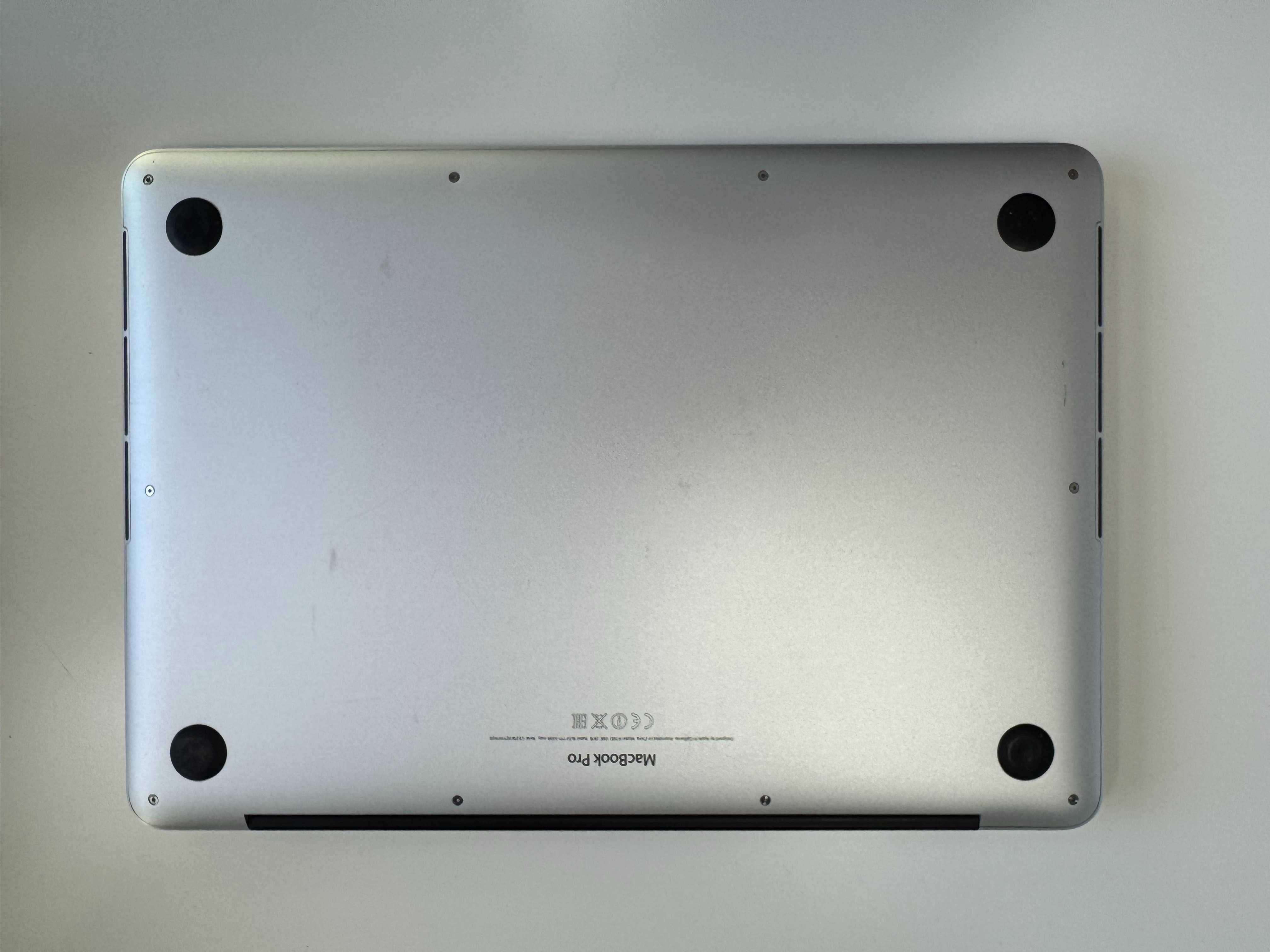 MacBook Pro Retina 13” (2013) 2,4GHz i5 | 8GB RAM | 256GB