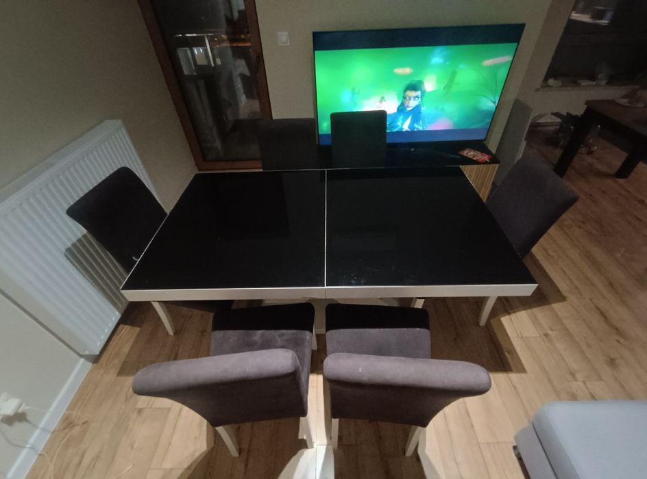 Stół do jadalni z krzesłami