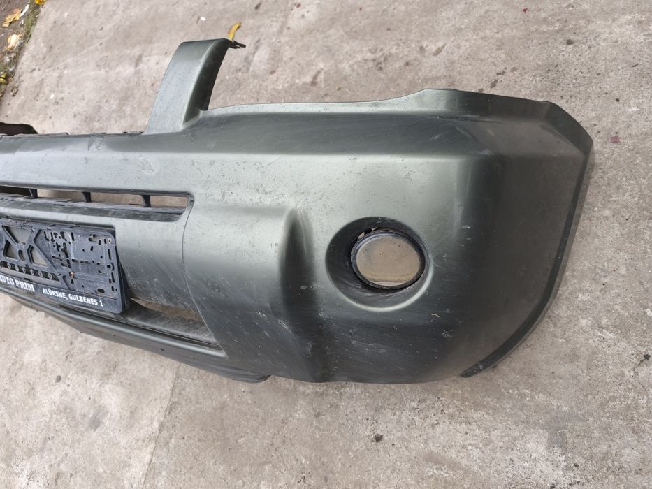 Продам передний бампер на nissan x-trail t30