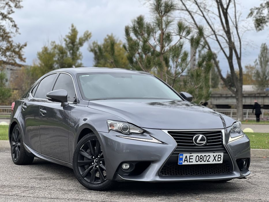 Lexus IS 2016 2.0t  возможен обмен