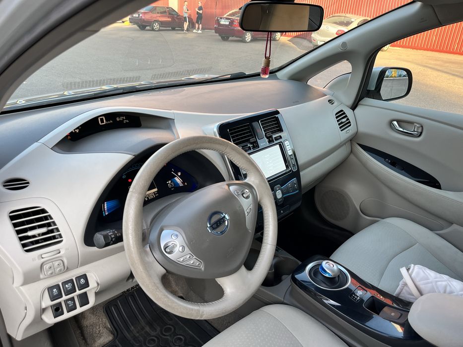 Nissan Leaf Ніссан ліф
