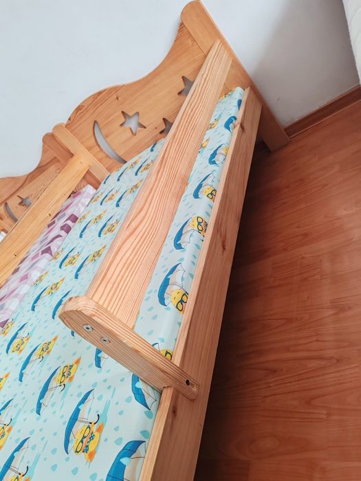 2 łóżka dziecię 140x70 z materacem w dobrym stanie
