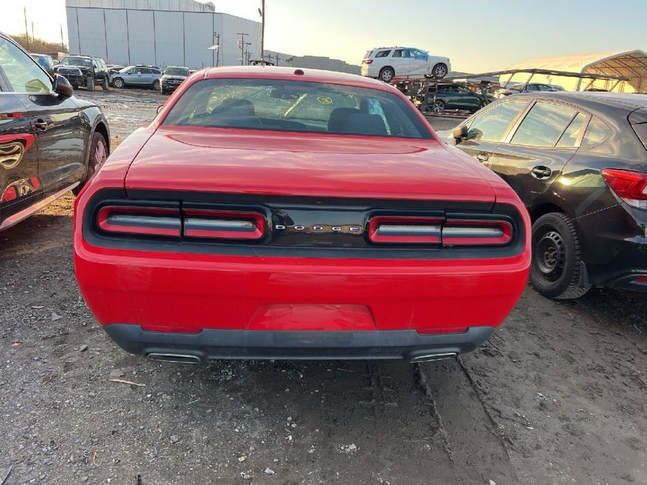 Крышка багажника Dodge Challenger