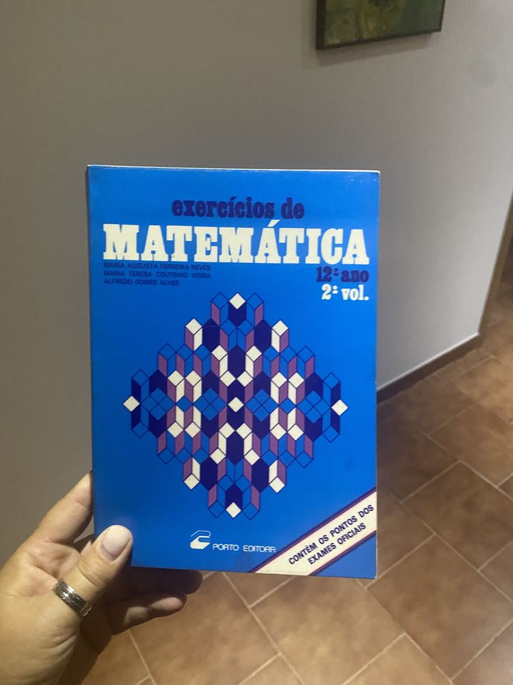 Varios livros varios gêneros