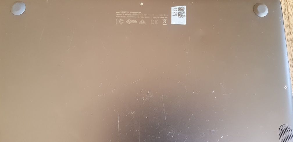 Asus Zenbook Ux430UQ i3 7100u 4GB nvidia 940MX 128GB ssd