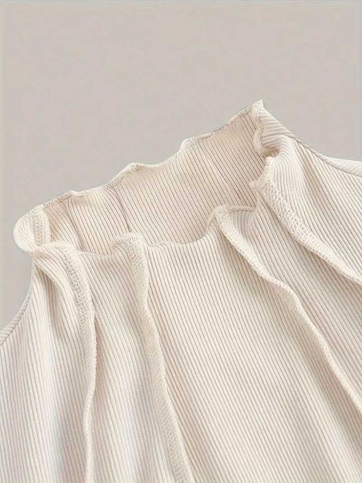 Жіноча облягаюча сукня в рубчик