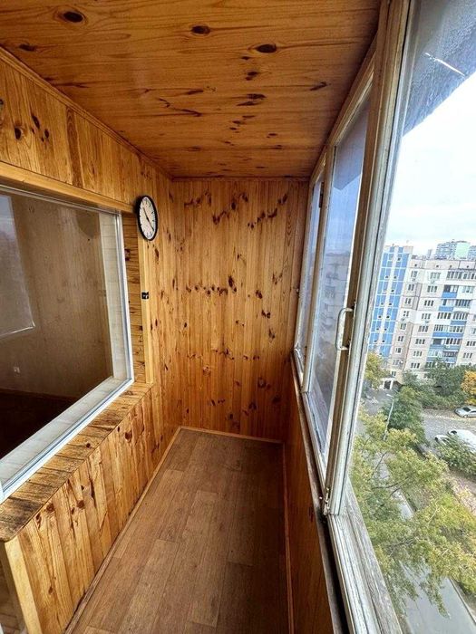 Продам 2 к вул Червоної Калини 22  Троещина