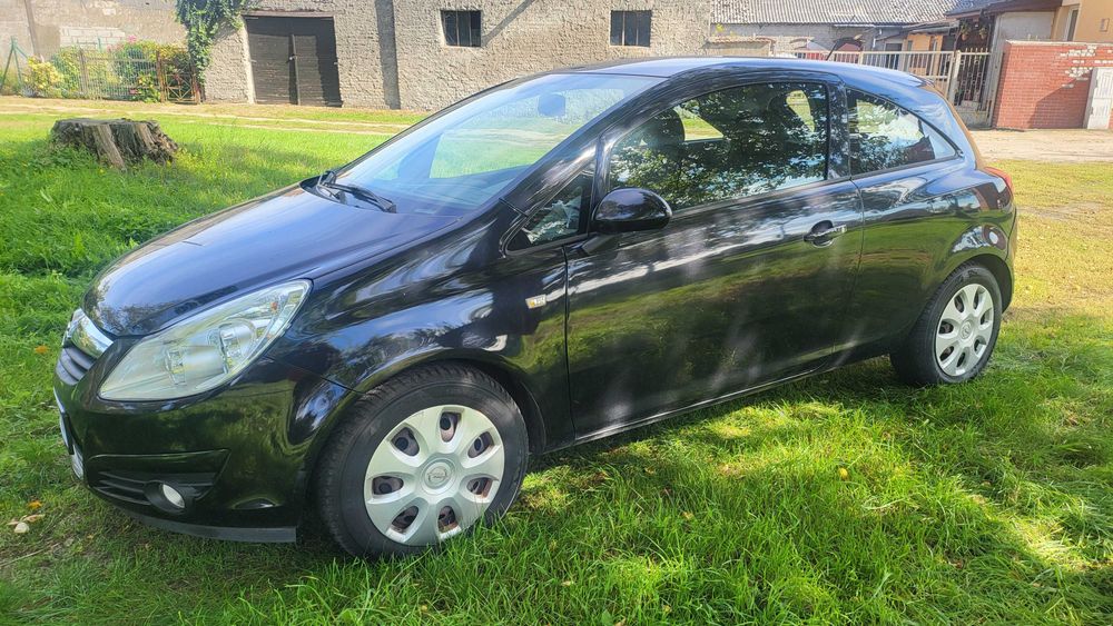 OPEL Corsa 2008 1.2 benz 4cylindry 180000km  dwa klucze z Niemiec
