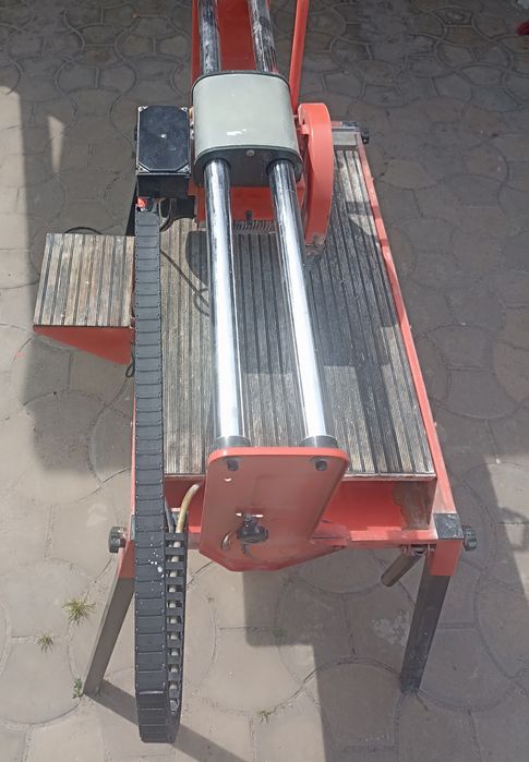 Плиткоріз електричний