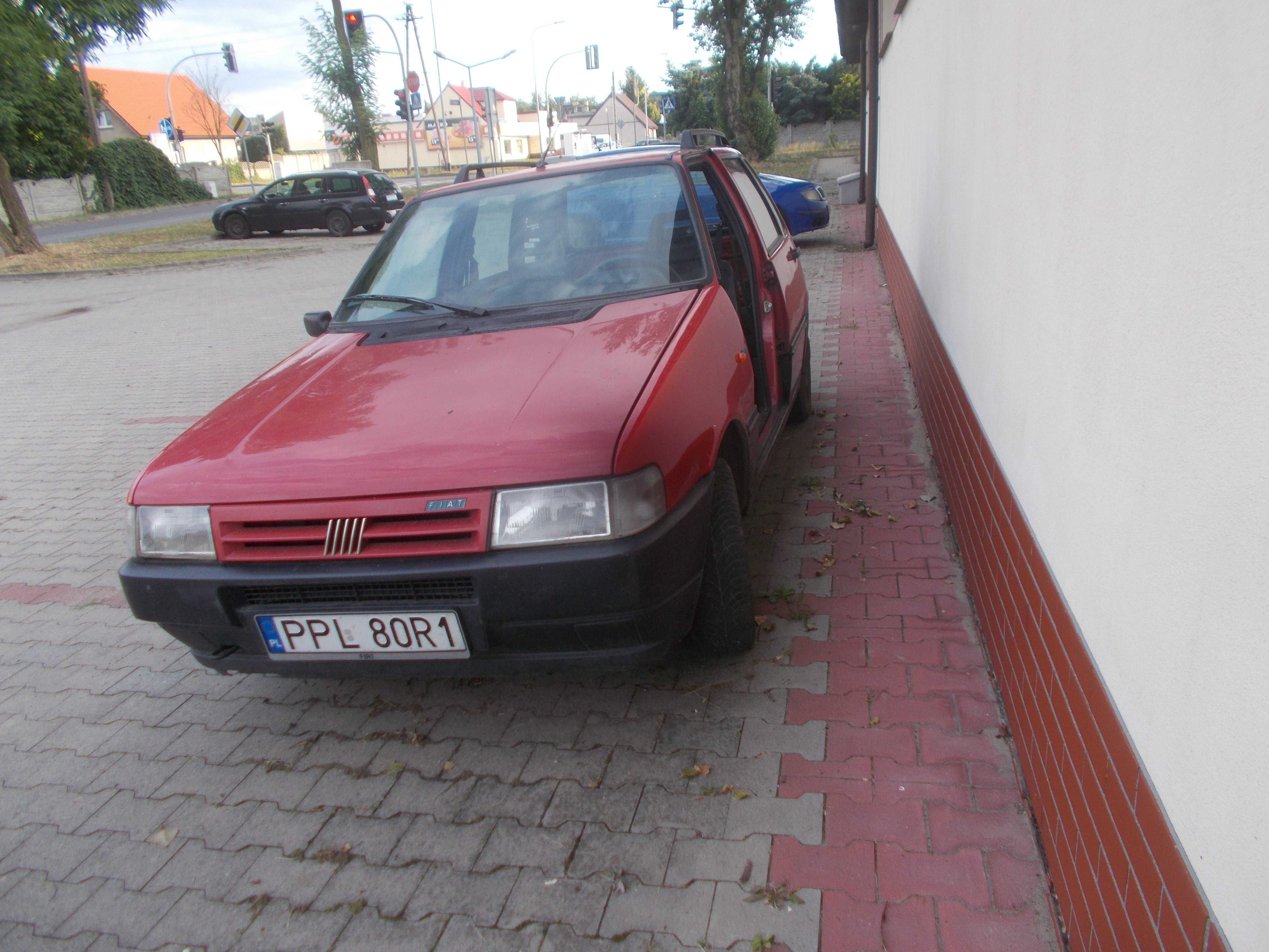 Tylna klapa bagażnika Fiat Uno demontaż
