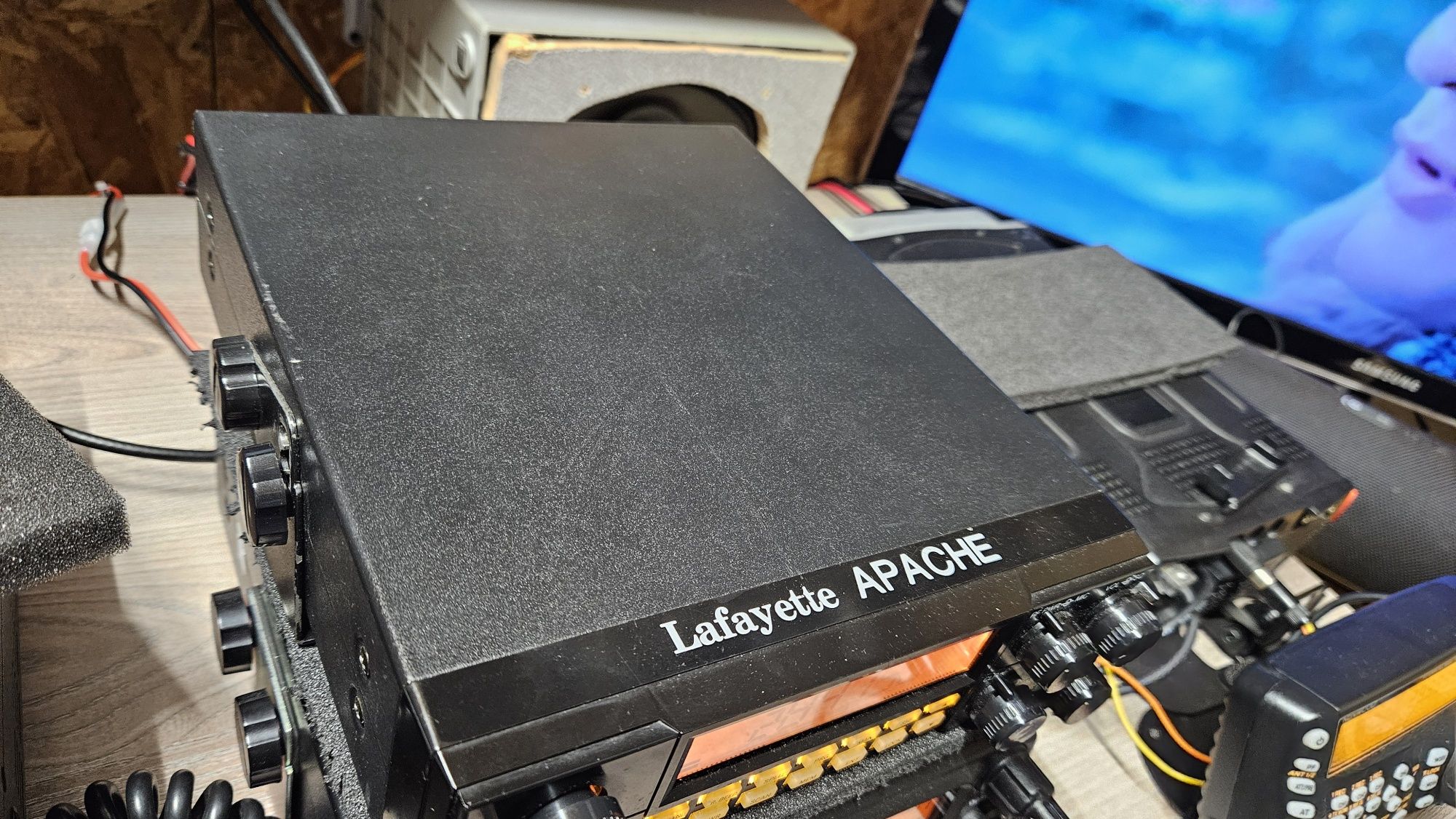 Cb radio Lafayette Apache Ranger