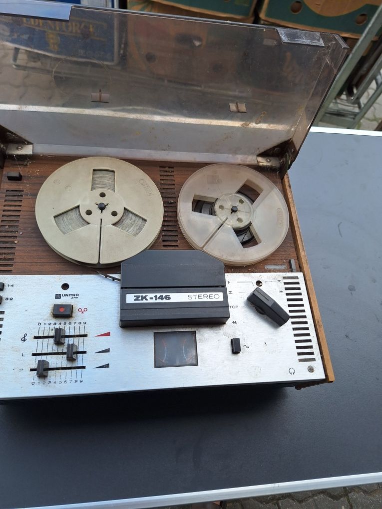 Sprzedam magnetofon ZK 146 sprawny