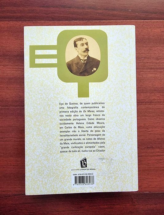 Livro "Os Maias" de Eça de Queiroz