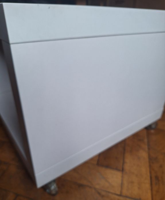 Stolik kawowy na kółkach biały kwadratowy 55x55 ikea