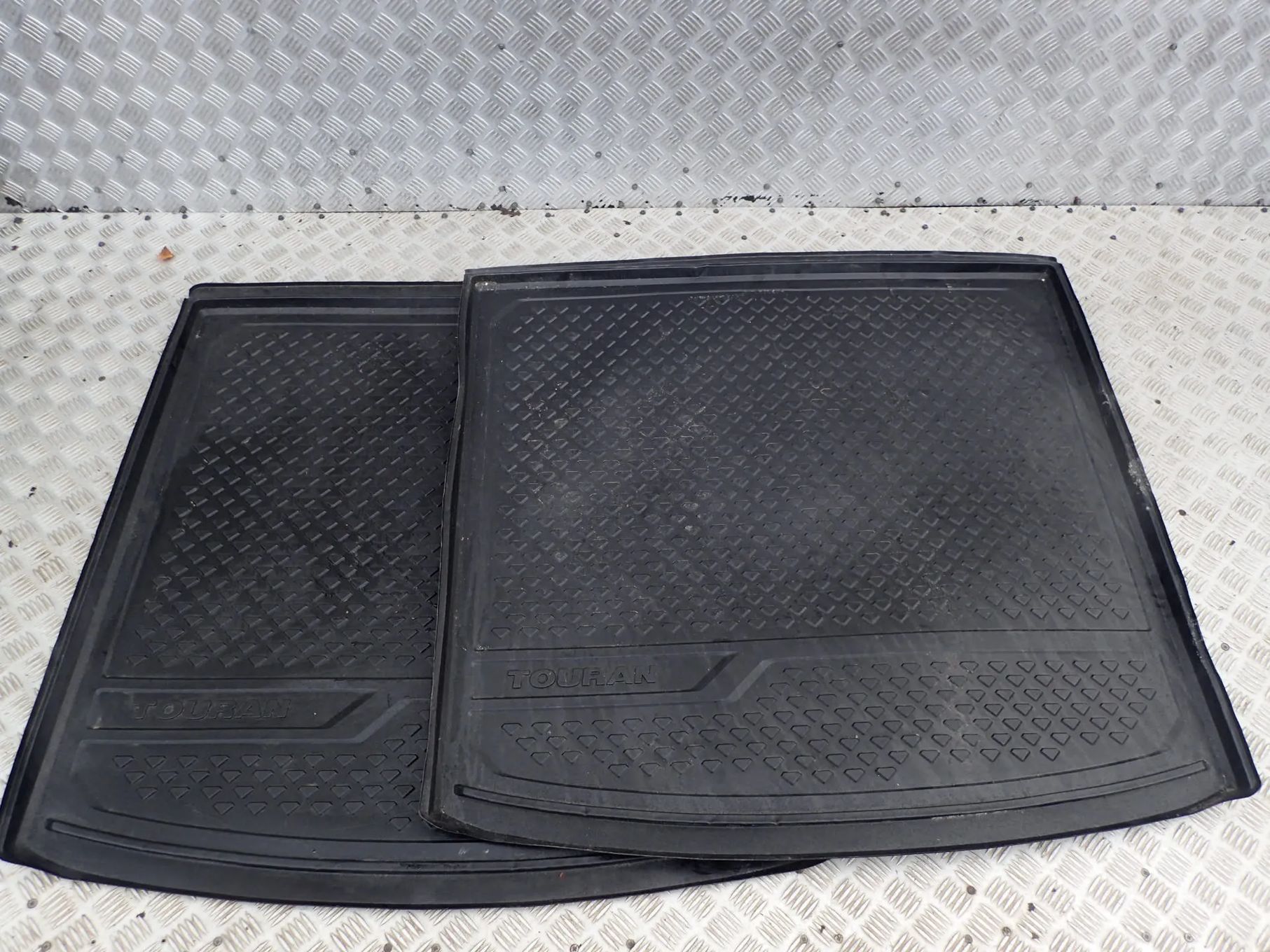 MATA BAGAŻNIKA VW TOURAN 5QA061161