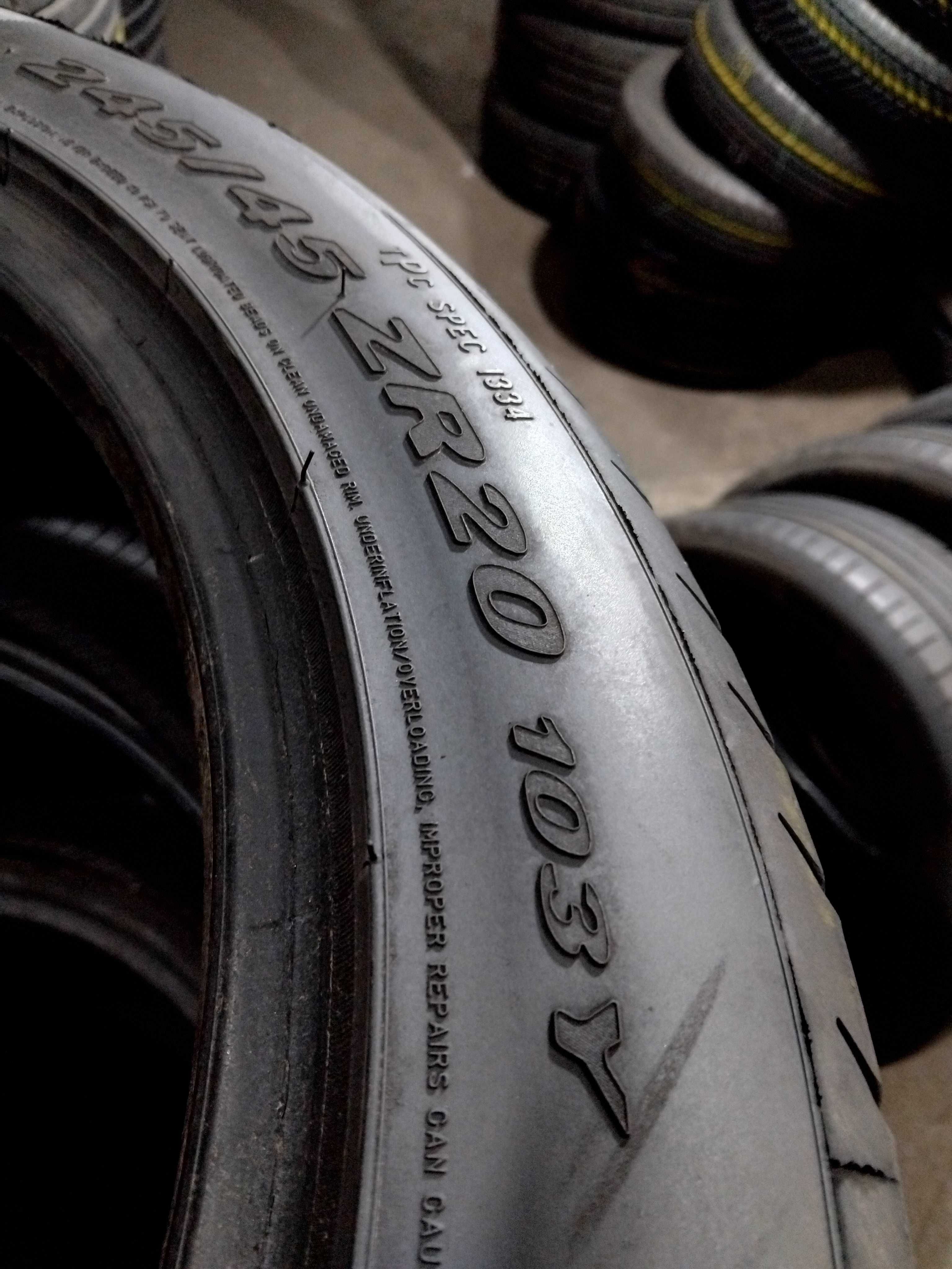 Шини бу 245/45 ZR20 Pirelli PZero Пара Літо