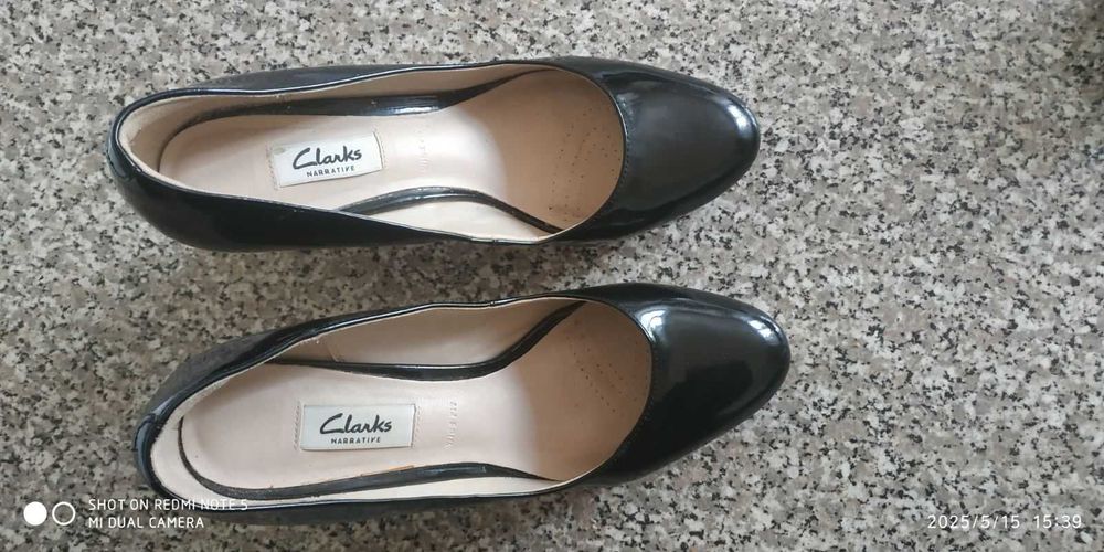 Класичні локовані туфлі Clarks 39 розмір