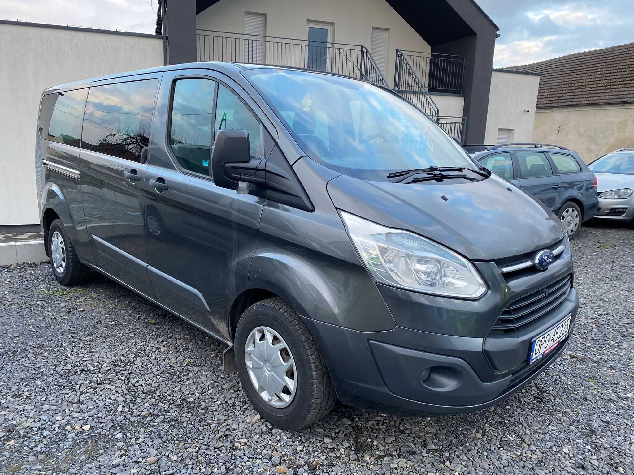 Ford Transit Custom 9 osobowy Long 2.2 125KM 2016r salon PL pier właśc