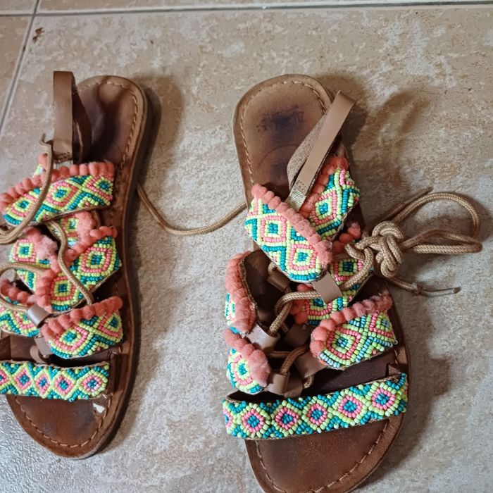 Sandálias tamanho:34