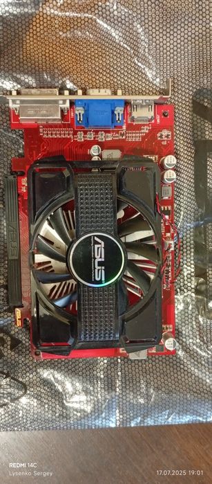 Видео карта Asus Radeon HD 6670 на 1 Gb ddr3