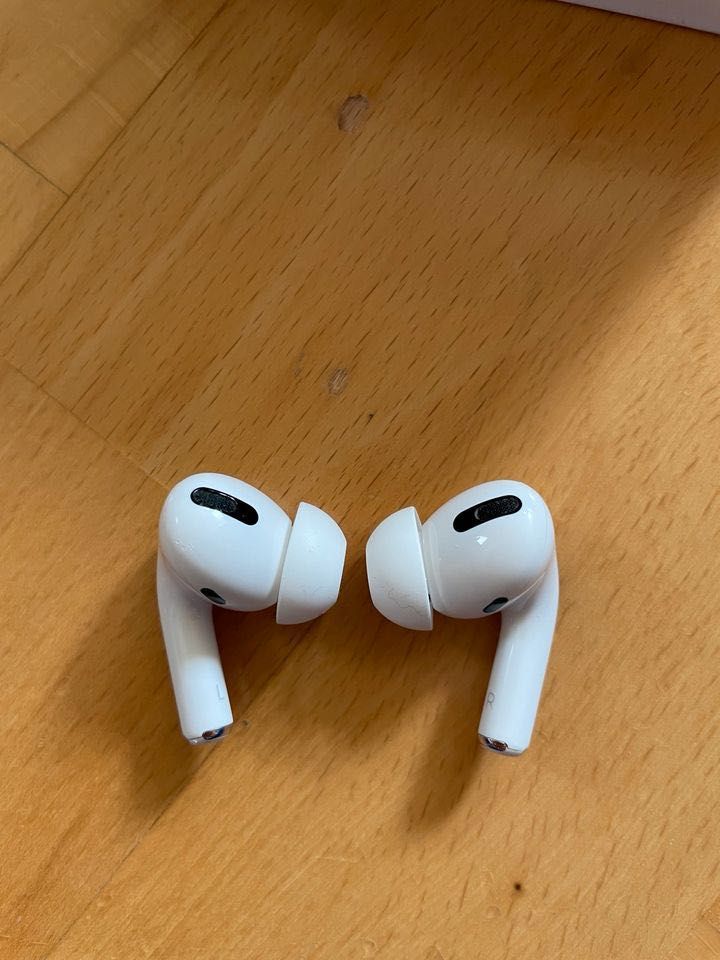 Продам AirPods Pro 1 в ідеальному стані