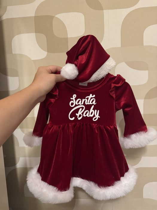 Новорічна сукня з шапочкою санти
