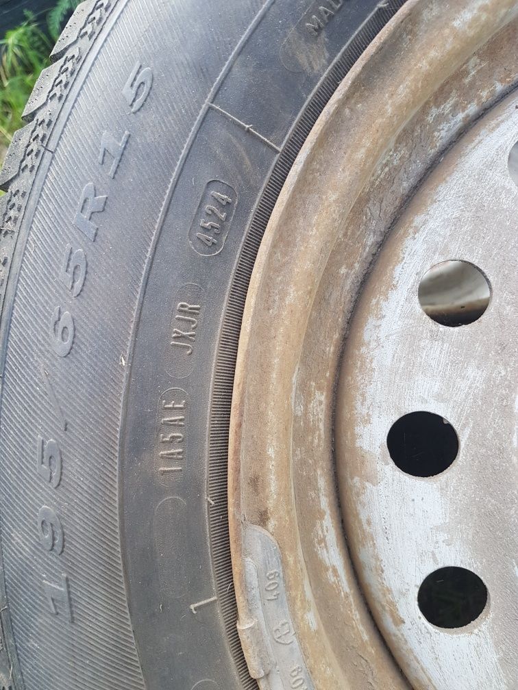 Продам резину 195*65*R15