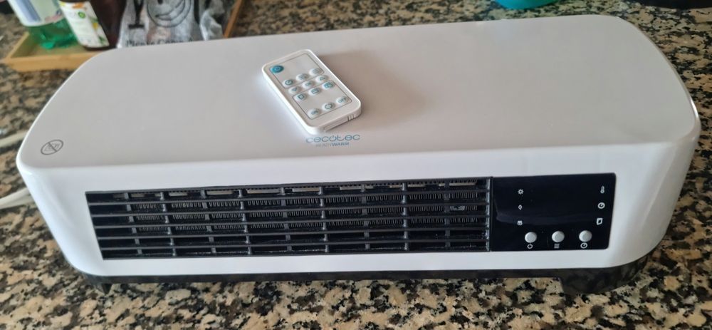 Aquecedor cerâmico de parede Cecotec Ready Warm, igual a Novo

Entrego