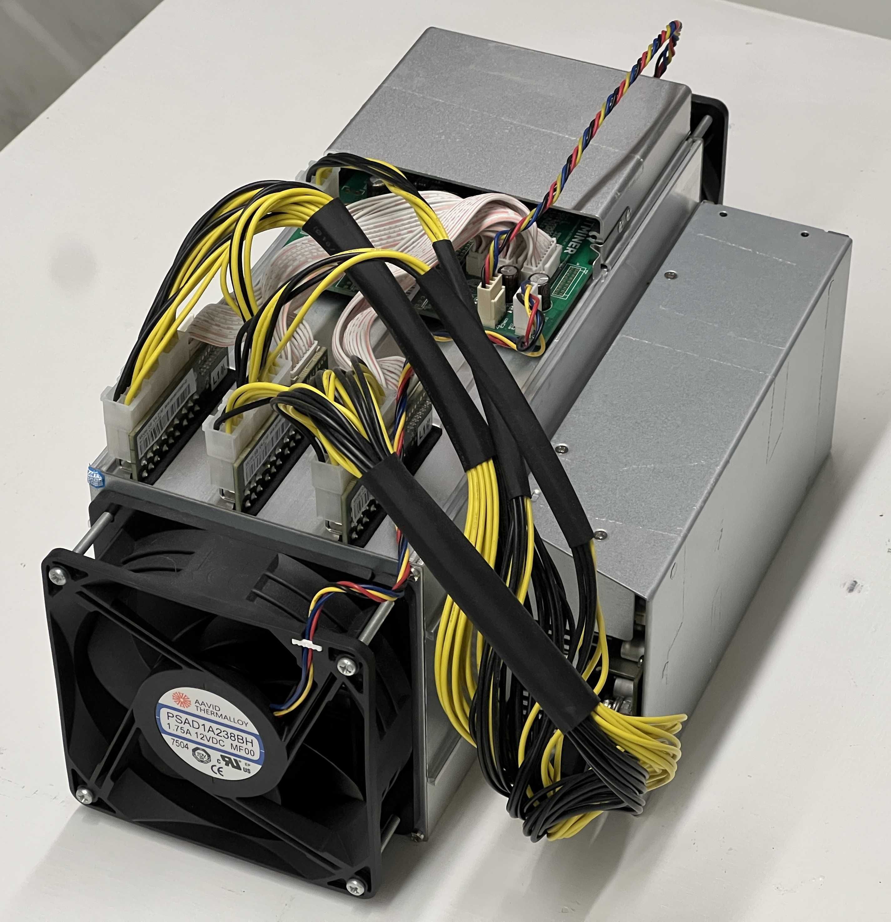Bitmain Antminer S9 - Usado