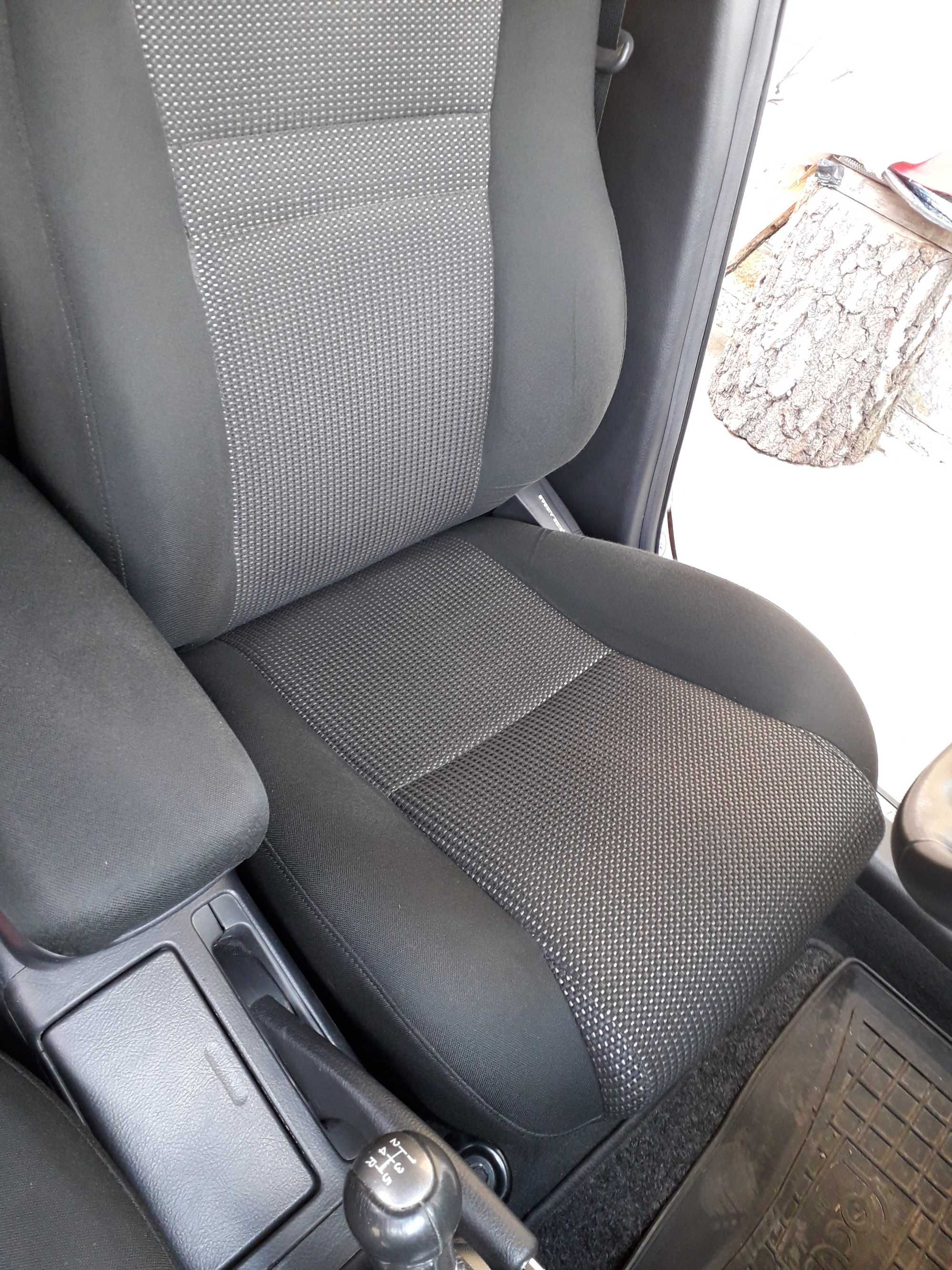Сидіння (салон) TOYOTA Аvensis Т25 стан нових 2003-2008 року ТОРГ