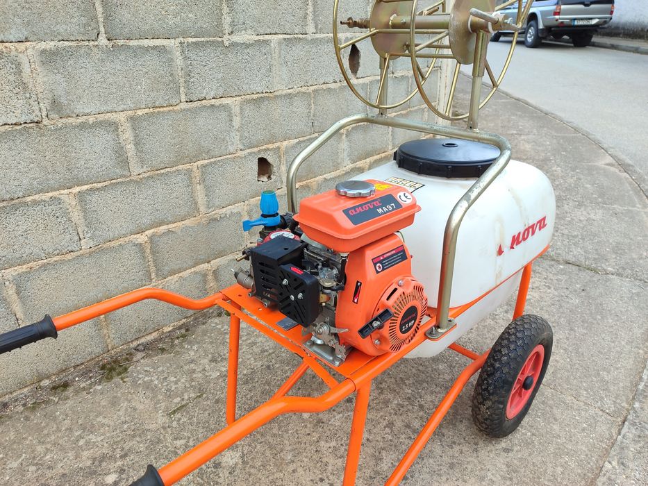 Pulverizador ANOVA 
Motor: MA80-4t
Cilindro:79cc
Depósito: 100l
Bomba:
